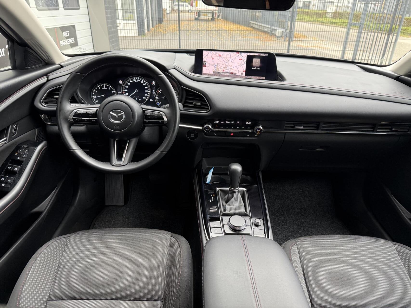 Foto 2 van Mazda CX-30 2.0 e-SkyActiv-G M Hybrid Homura TREKHAAK