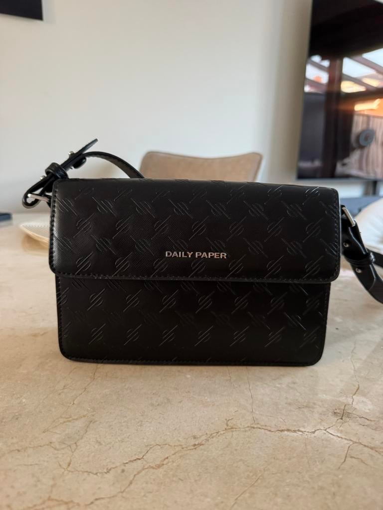 Daily Paper crossbody tas zwart, Sieraden, Tassen en Uiterlijk, Tassen | Schoudertassen, Ophalen of Verzenden, Zo goed als nieuw