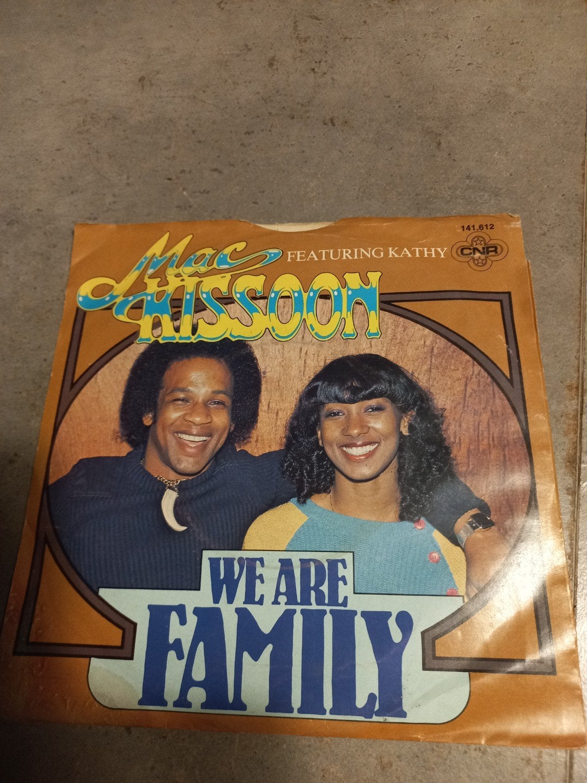 Mac Kisssoon featuring Kathy - We Are Family (Vinyl Single), Ophalen of Verzenden, Gebruikt, 7 inch, Pop
