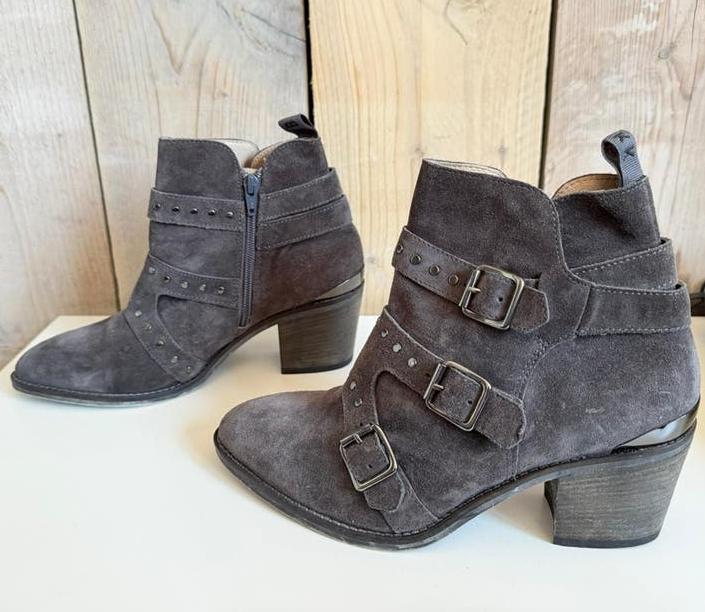 Nubikk enkellaarsjes maat 39 (vrprs is incl vzk binnen NL), Kleding | Dames, Schoenen, Ophalen of Verzenden, Zo goed als nieuw