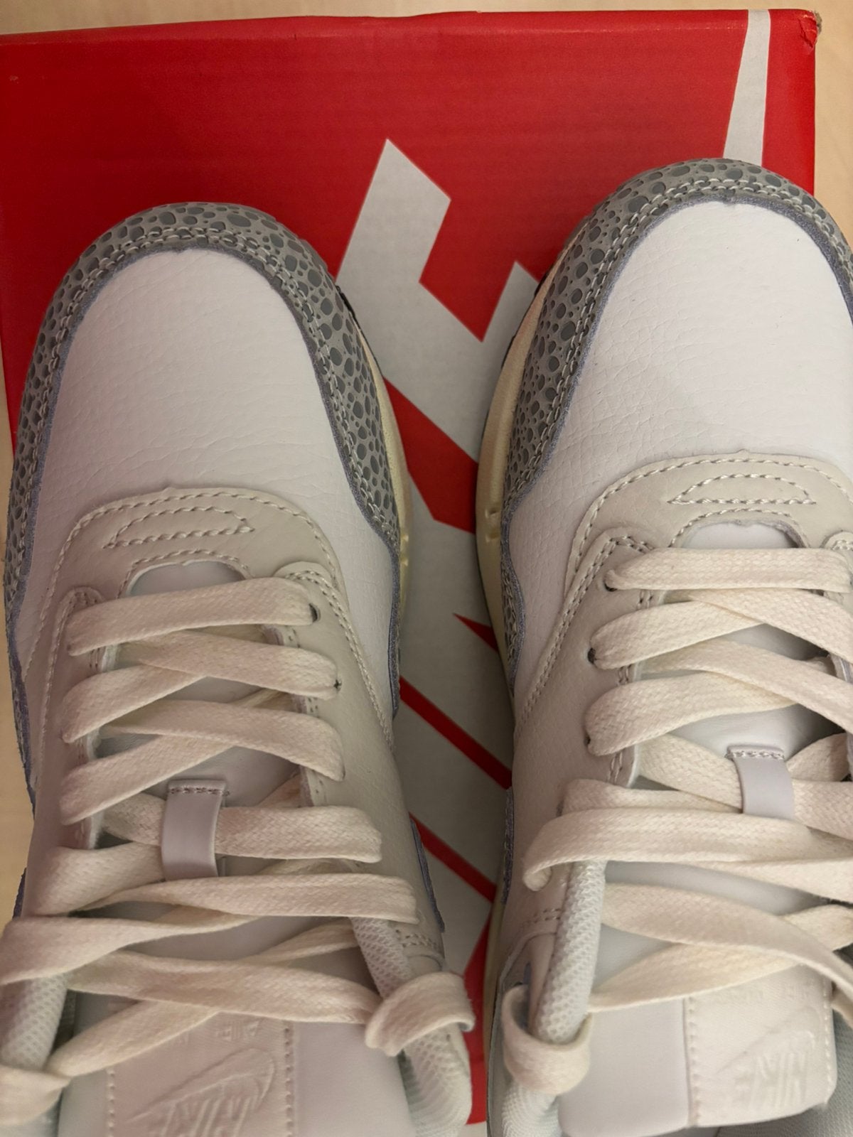 Nike air max 1 safari summit white maat 39, Wit, Ophalen of Verzenden, Sneakers of Gympen, Zo goed als nieuw
