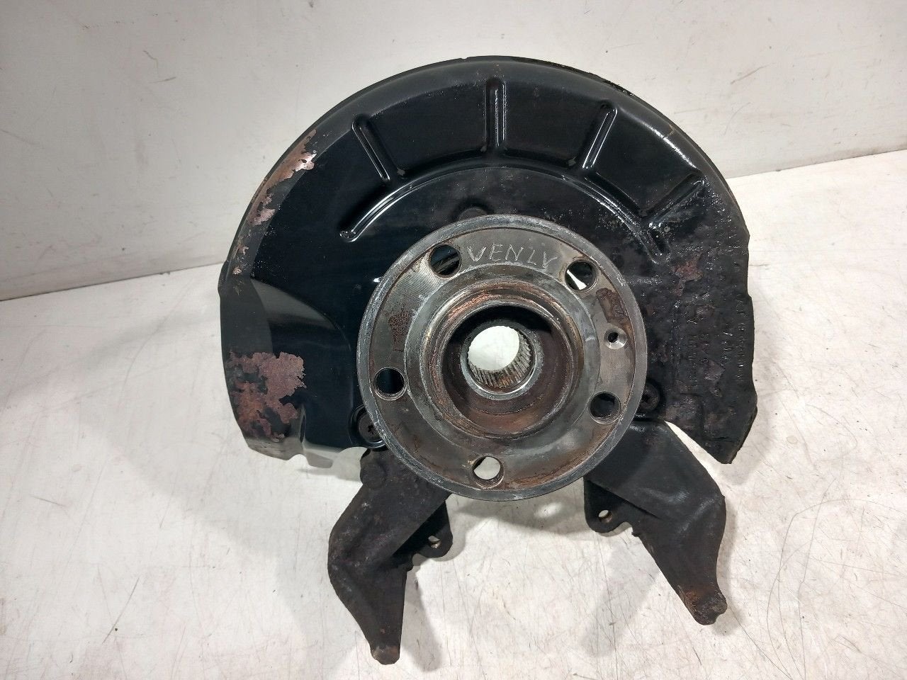 Wielnaaf links voor Volkswagen Polo, Auto-onderdelen, Onderdelen@venauto.nl, Van der Ven Autorecycling B.V., Gebruikt, Ettenseweg 76, 4706 PB Roosendaal, The Netherlands