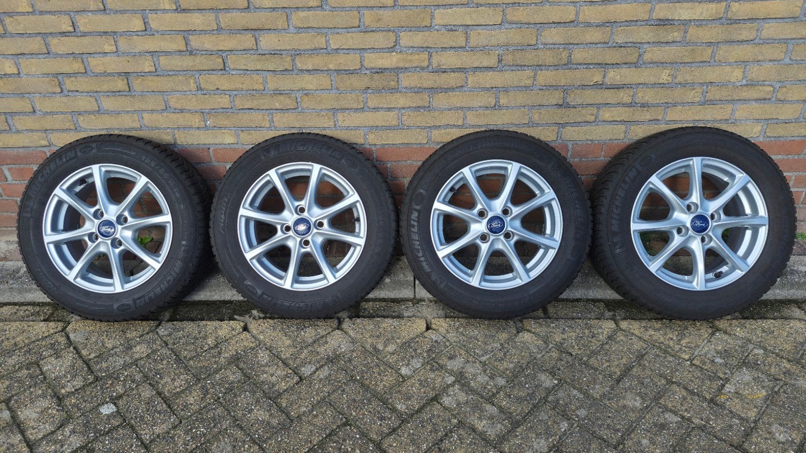 Ford 15" alu-velgen met Michelin winterbanden 195/60 R15, Ophalen, Gebruikt, 15 inch, Banden en Velgen