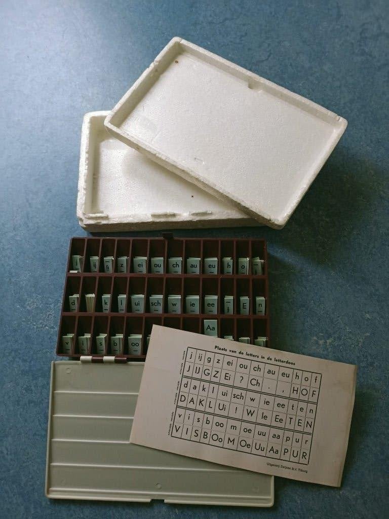 vintage letterdoosje UZT, Ophalen of Verzenden, Overige thema's