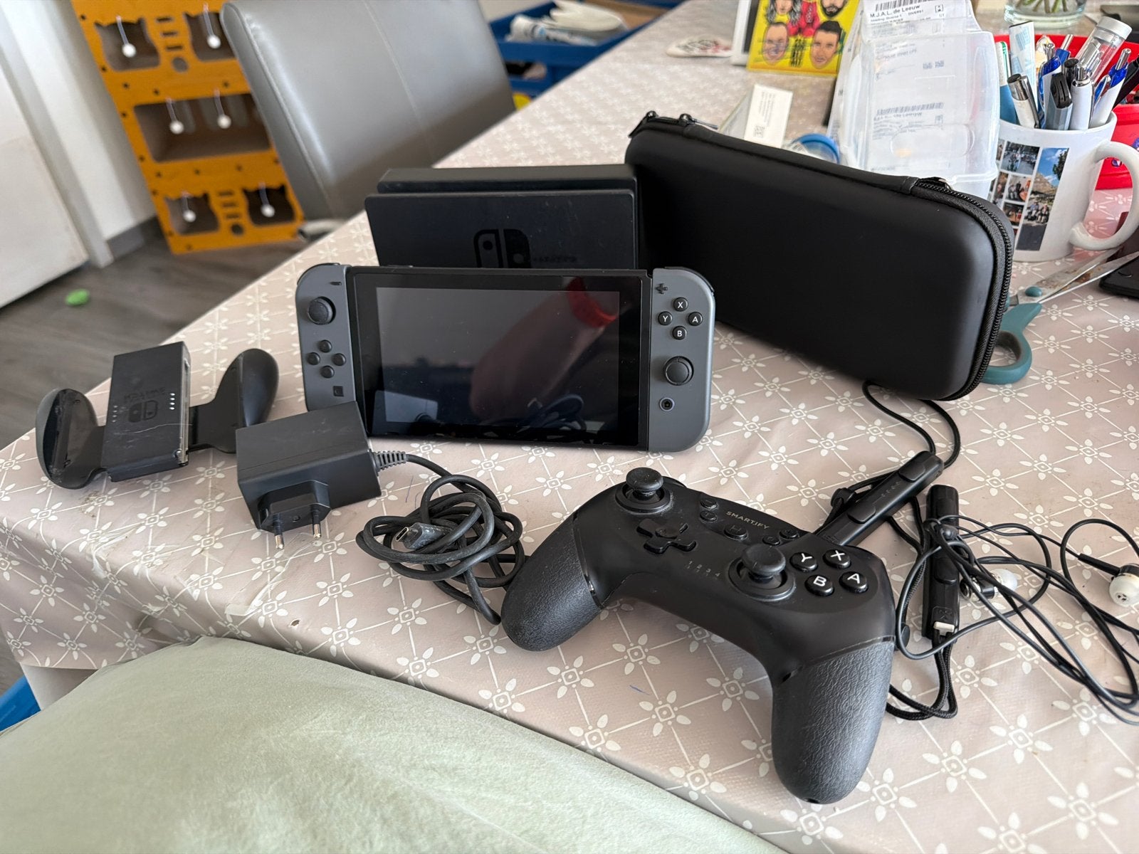 Nintendo Switch met extra controller en 256GB SD-kaart, Gebruikt, Ophalen of Verzenden, Switch Original, Met 3 controllers of meer