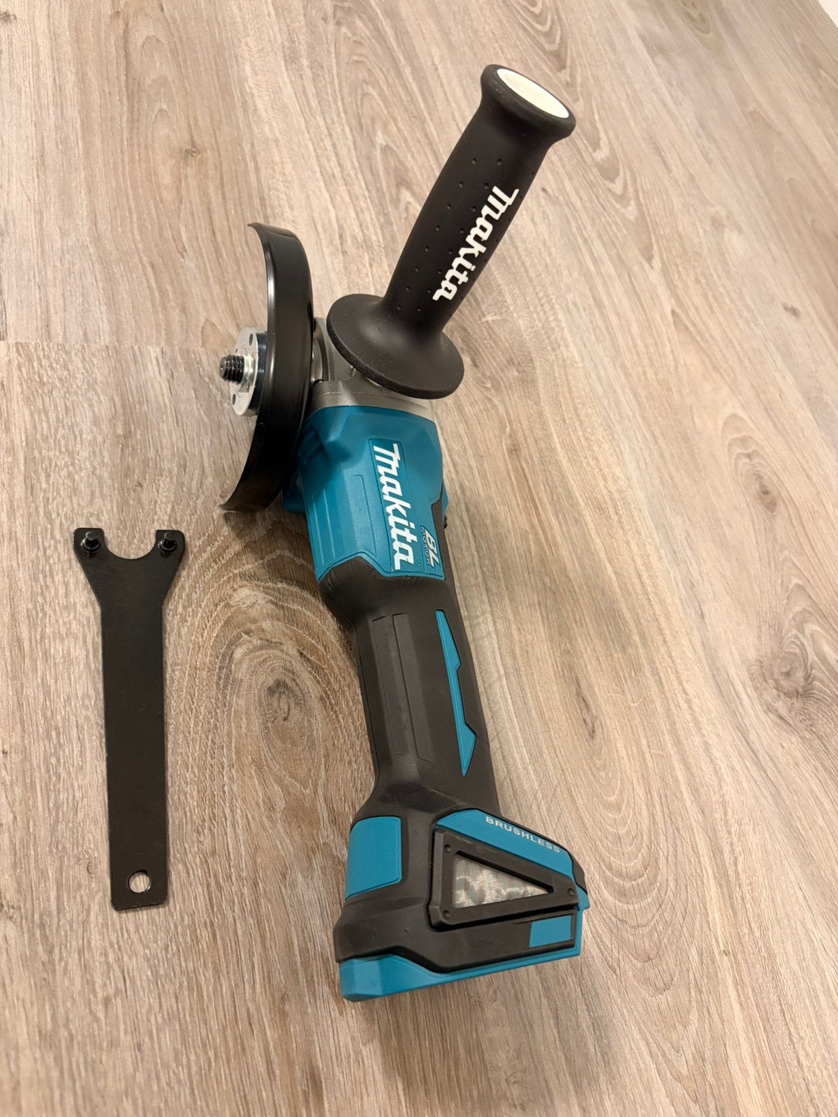 Makita DGA504 18V Accu Haakse Slijper 125mm – Werkt Perfect, Doe-het-zelf en Verbouw, Gereedschap | Slijpmachines, Ophalen, Zo goed als nieuw