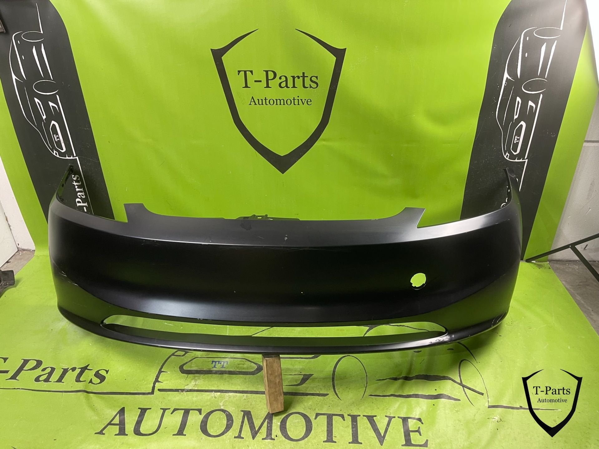 Tesla model 3 voorbumper bumper 19+, Info@fabrikant.eu, Ophalen of Verzenden, Bumper, Fabrikantstraat 1
1000 AA  Amsterdam