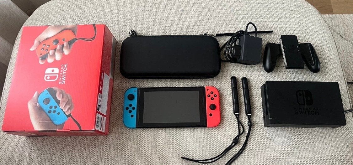 Nintendo Switch met 2 controllers en 2 games, Met games, Met 2 controllers, Ophalen of Verzenden, Zo goed als nieuw