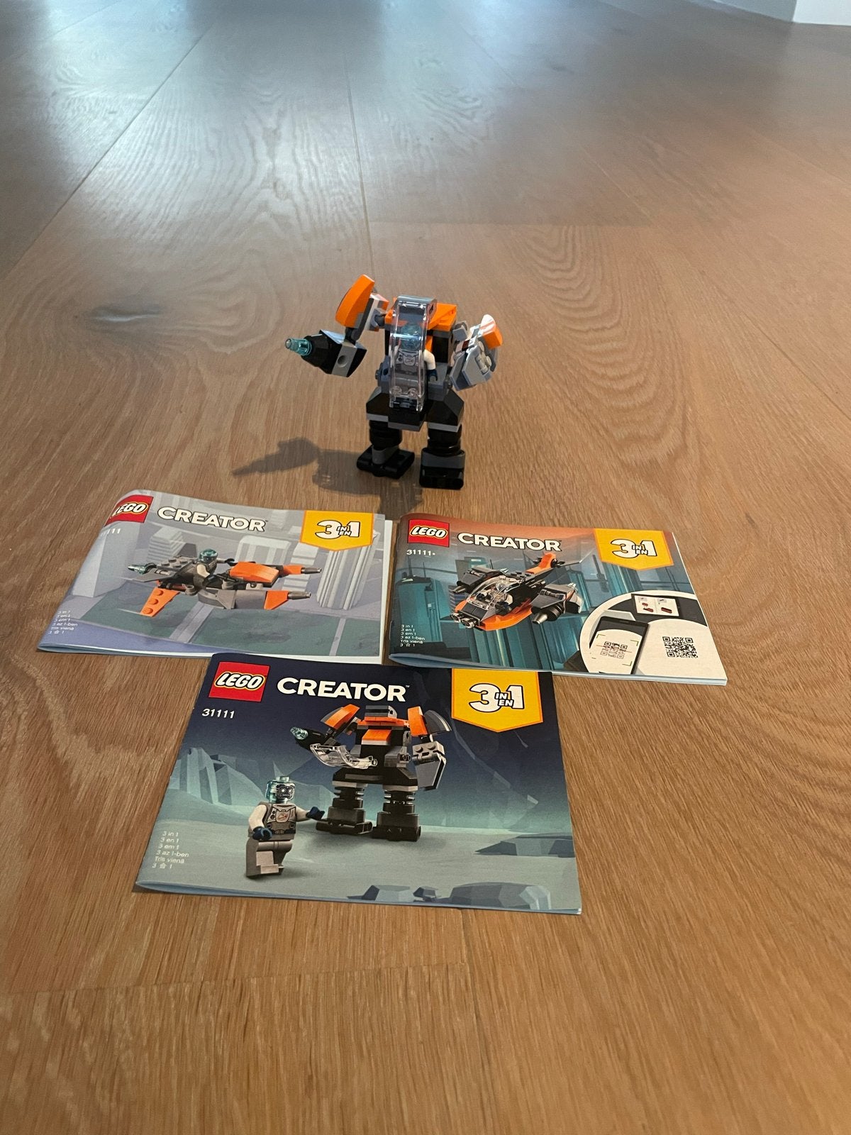 LEGO Creator 31111 Cyber Drone 3-in-1 met instructies, Ophalen of Verzenden, Zo goed als nieuw, Overige merken