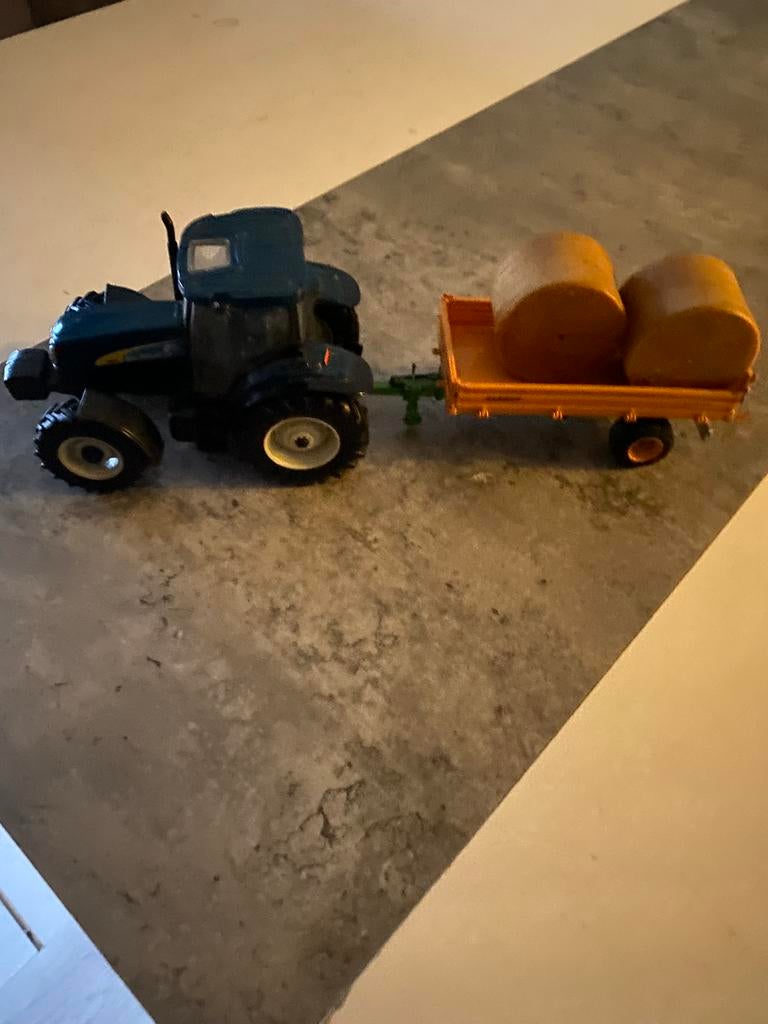 Britains new holland met kieper, Ophalen of Verzenden, Zo goed als nieuw