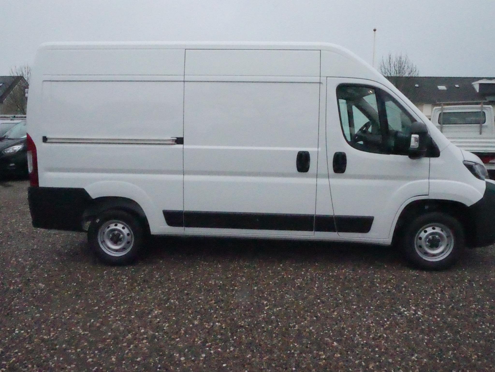 Opel Movano 2.2D 140PK L2H2 Airco Cam Betimm. NIEUW BPM-vrij, Voorwielaandrijving, Dealer onderhouden, Stof, Gebruikt