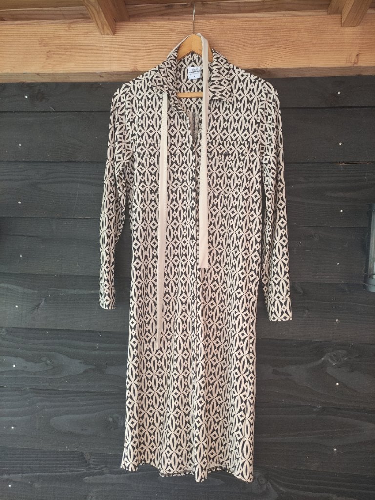 Jurk travelstof Maicazz, Kleding | Dames, Maat 38/40 (M), Beige, Nieuw, Ophalen of Verzenden