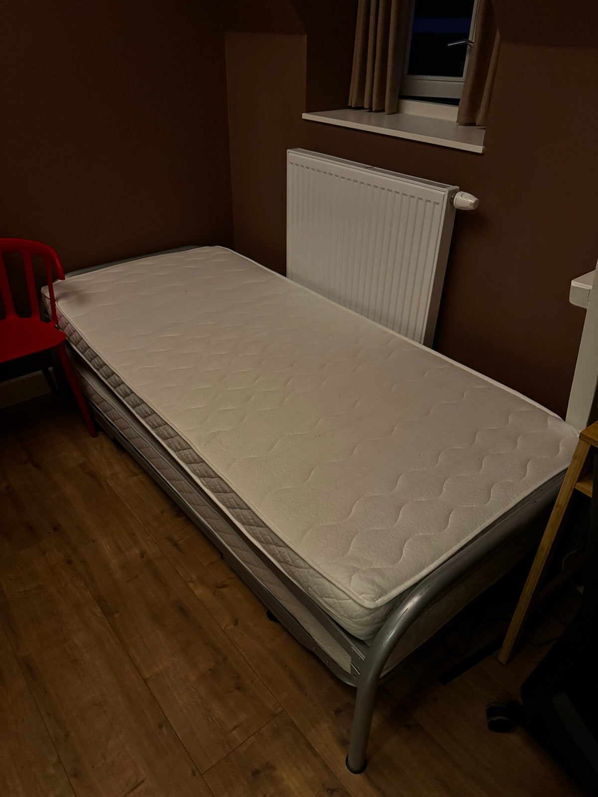 Praktisch Onderschuifbed met Matrassen, Ophalen, Gebruikt, 90 cm, Eenpersoons