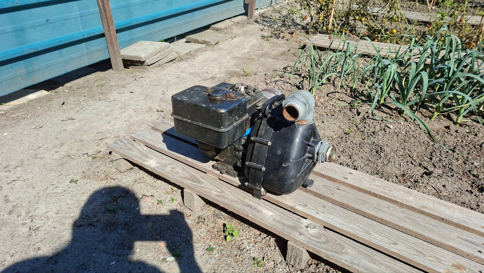 Benzine waterpomp Briggs & Stratton incl. slangen, Tuin en Terras, Ophalen, Gebruikt, Handmatig, Beregeningspomp