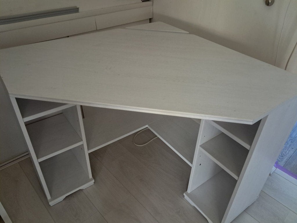 IKEA Borgsjö hoekbureau in zeer goede staat, Ophalen, 120 cm, Demontabel, Spaanplaat of MDF