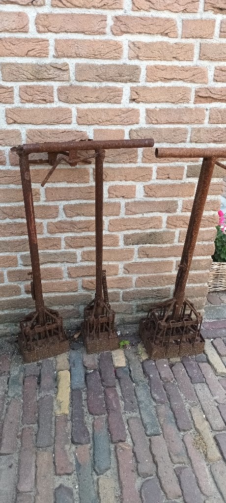 3 metalen pottenpersen antiek, Tuin en Terras, Hand-tuingereedschap, Ophalen, Gebruikt, Overige soorten