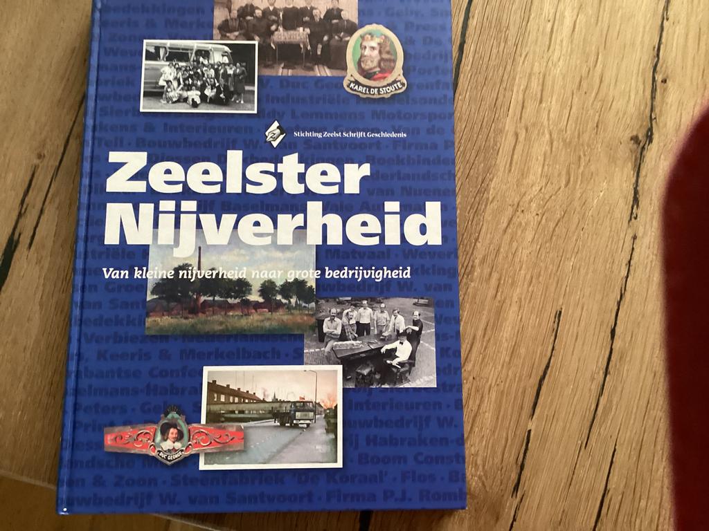 Zeelster Nijverheid., Boeken, Ophalen, Zo goed als nieuw