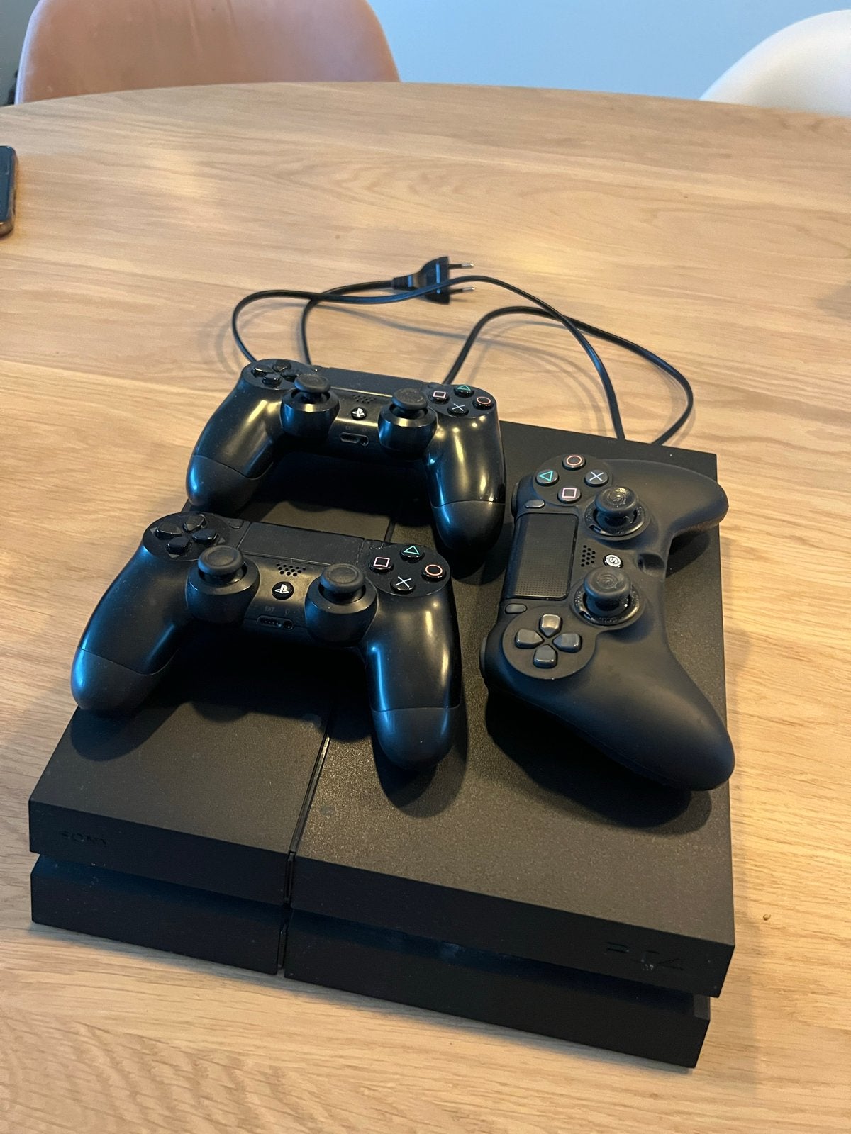 PlayStation 4 1TB met 3 controllers en 6 games, Ophalen, 1 TB, Original, Met 3 controllers of meer