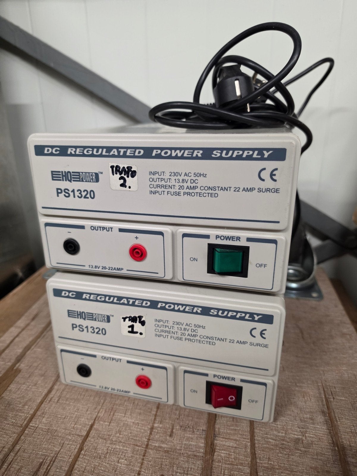 2x HQ Power PS1320 DC Gereguleerde Voedingen - 13.8V 20-22A, Ophalen of Verzenden, Gebruikt