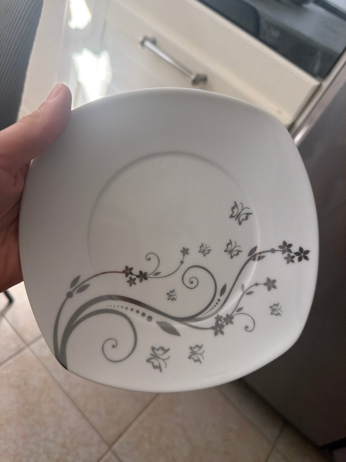Compleet servies met bloemen en vlinders - 44 delig, Ophalen, Gebruikt, Keramiek, Modern