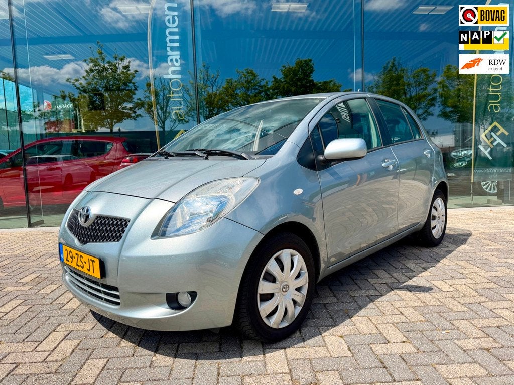 Toyota Yaris 1.3 VVTi Sol 5-deurs, NAP, 1e eigenaar, Airco,, Auto's, Toyota, Voorwielaandrijving, Stof, Zwart, 4 cilinders