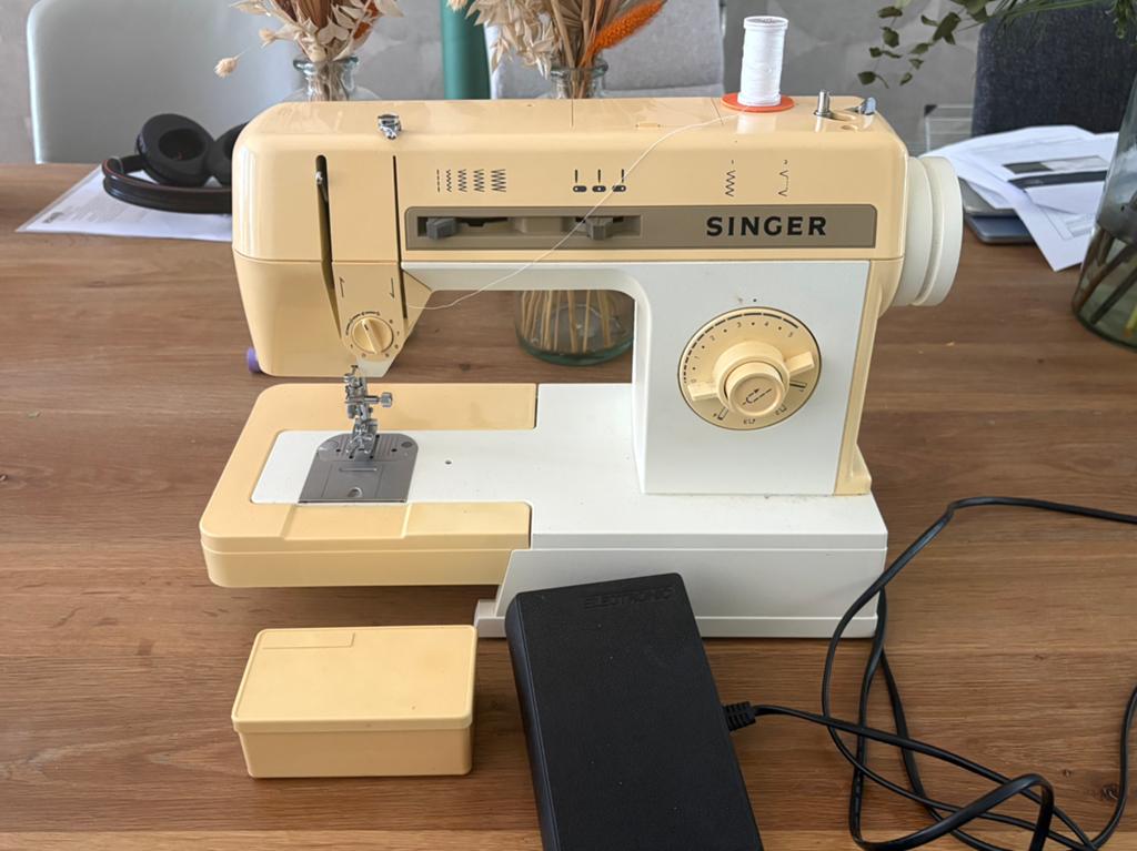 Singer naaimachine goed werkend, Hobby en Vrije tijd, Naaimachines en Toebehoren, Gebruikt, Singer, Ophalen of Verzenden, Naaimachine