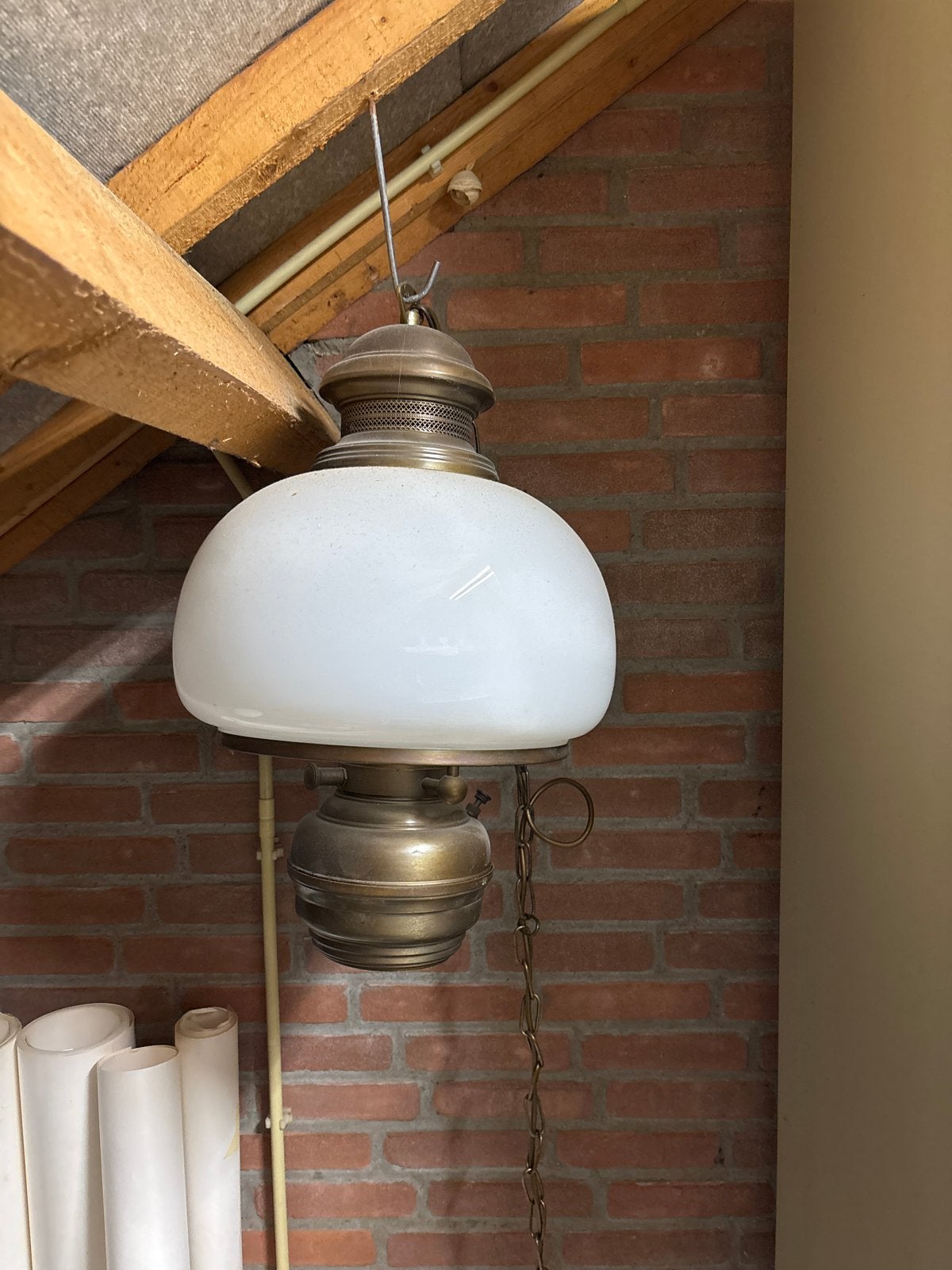 Antieke olielamp / hanglamp met opaline kap, Ophalen