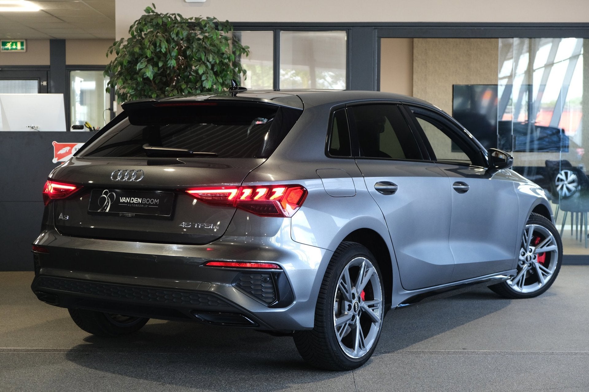 Audi A3 Sportback 45 TFSI e 245PK S-Tronic Matrix Led Navi V, Dealer onderhouden, Stof, Gebruikt, 4 cilinders