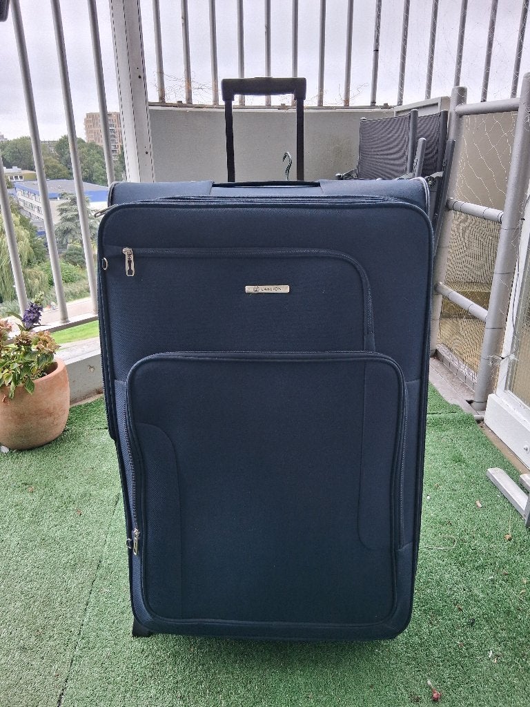 Carlton koffer met wieltjes, Ophalen, Uitschuifbare handgreep, Gebruikt, 70 cm of meer