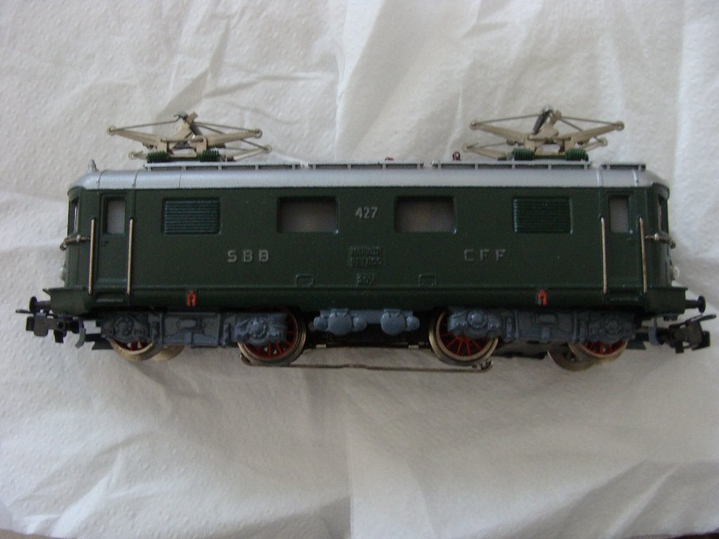 MARKLIN 427 SBB RET 800, Hobby en Vrije tijd, Wisselstroom, Gebruikt, Locomotief, Ophalen of Verzenden