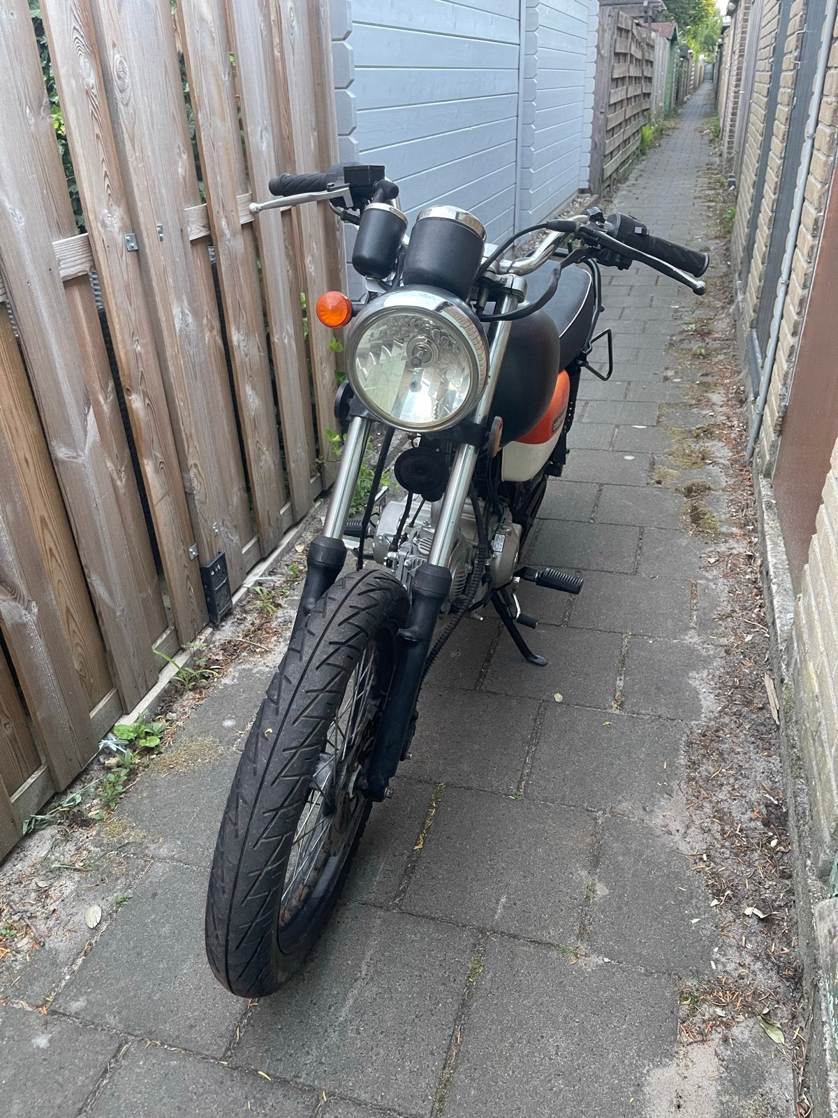 AGM Café Racer 50 met YX140 motorblok - 80 km/u, Fietsen en Brommers, Gebruikt, Maximaal 45 km/u, AGM, 4 versnellingen