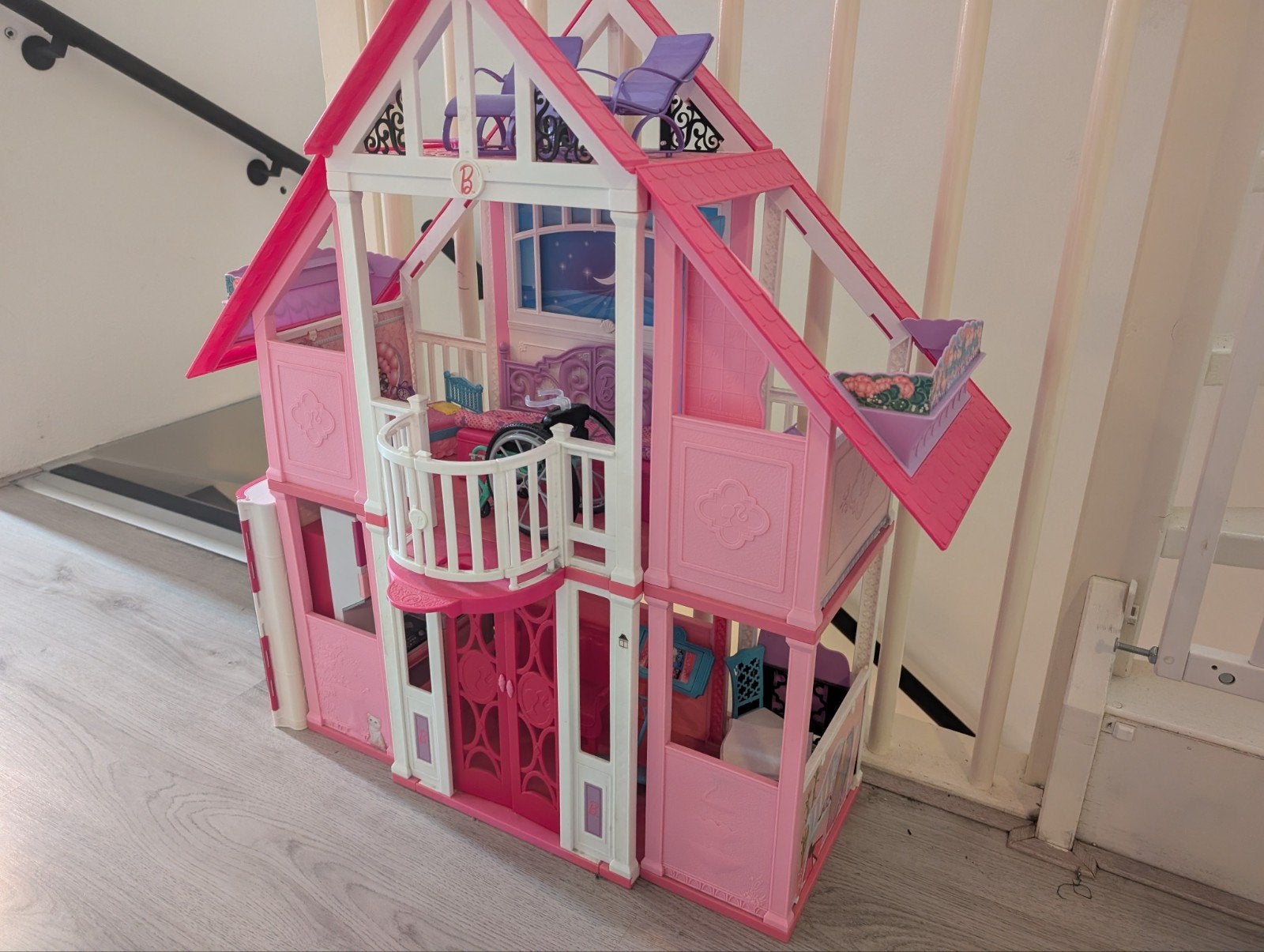 Groot Barbie Droomhuis met Rolstoel - Zo goed als nieuw, Ophalen, Zo goed als nieuw, Poppenhuis