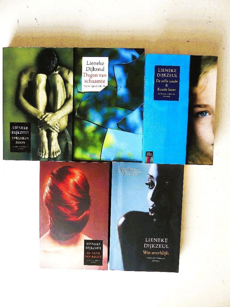 Lieneke Dijkzeul. Zes thrillers, Ophalen, Zo goed als nieuw, Lieneke Dijkzeul, Nederland