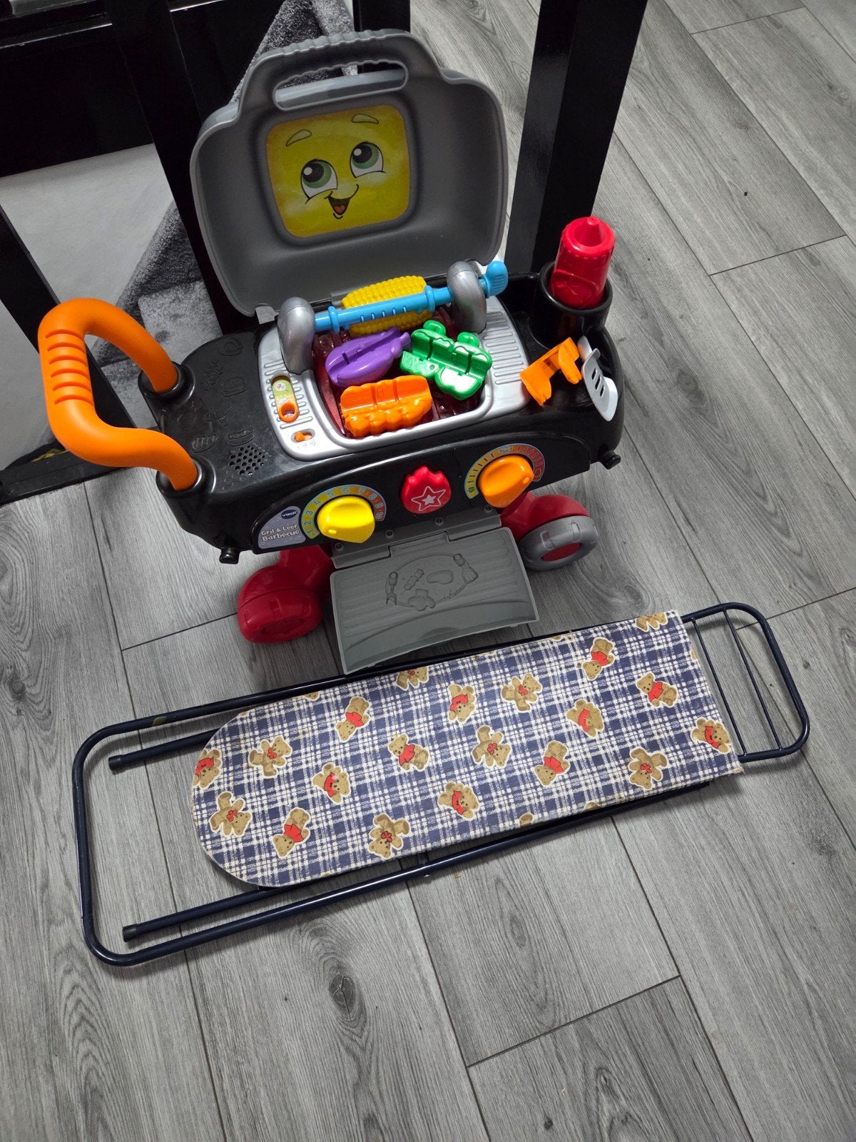 VTech BBQ en kinder strijkplank - Speelplezier!, Kinderen en Baby's, Ophalen, Gebruikt, Jongen of Meisje