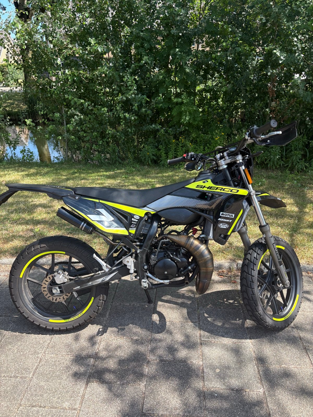 Sherco SMR50 2023, Ophalen, 6 versnellingen, Maximaal 45 km/u, Zo goed als nieuw