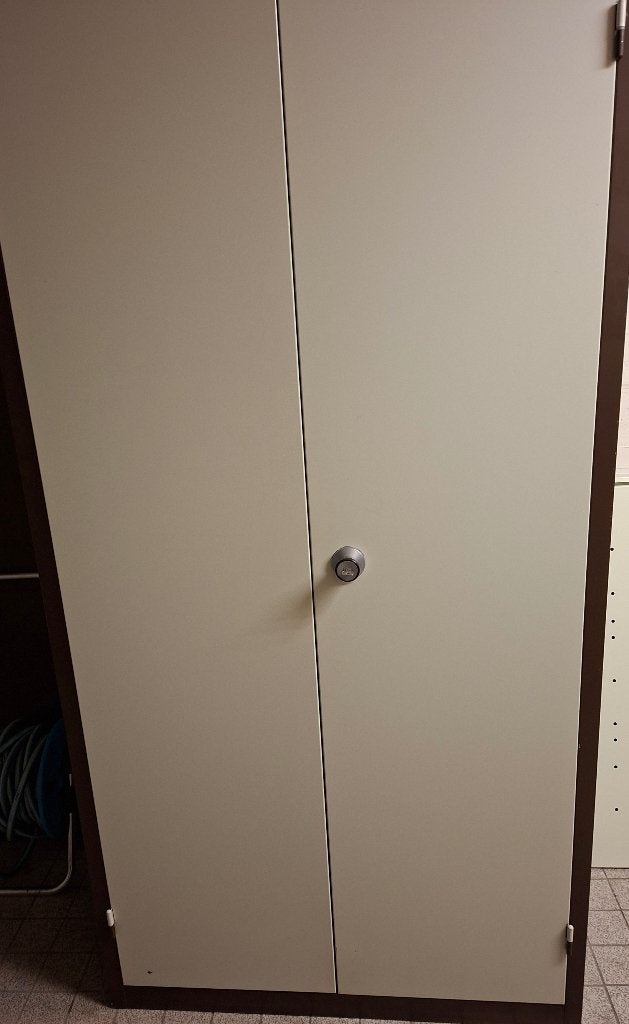 Metalen archiefkast, Huis en Inrichting, Kasten | Roldeurkasten en Archiefkasten, Ophalen, 50 tot 100 cm, Zo goed als nieuw, Met slot