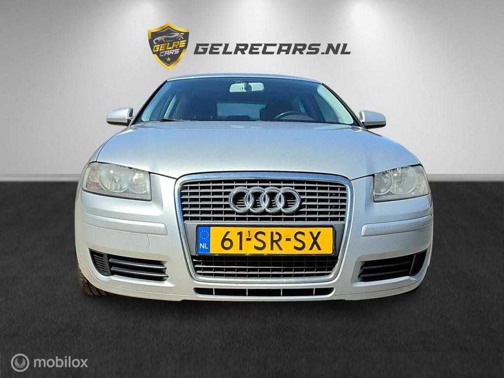 Audi A3 1.6 Attraction nette staat nieuwe apk !, Voorwielaandrijving, Gebruikt, 4 cilinders, Parkeersensor