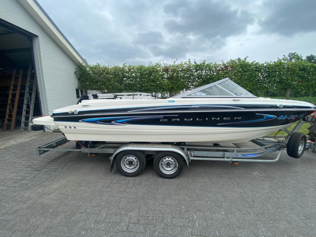 Bayliner 195BR Limited Edition, Watersport en Boten, Speedboten, Gebruikt, Bayliner, Benzine, 200 pk of meer, Binnenboordmotor