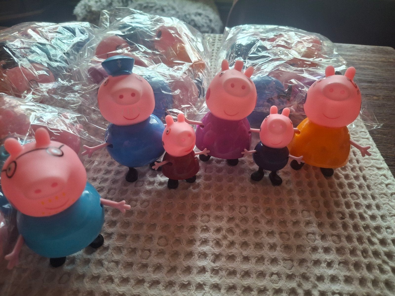 Nieuwe Peppa Pig Familie Speelgoed Sets ( 4x6), Ophalen of Verzenden, Nieuw, Jongen of Meisje
