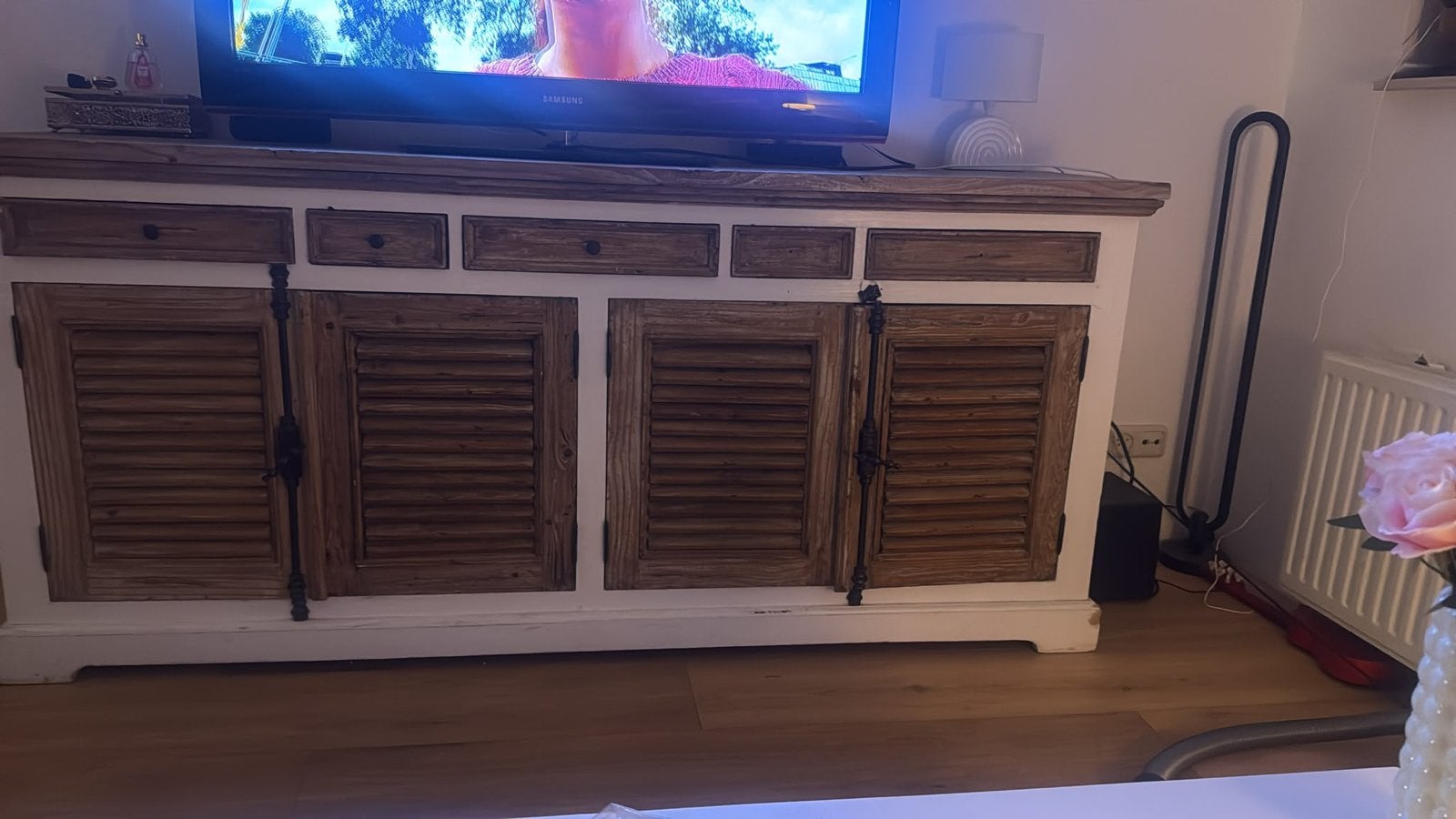 Riviera Maison Buffetkast / Dressoir met wieltjes, Huis en Inrichting, Ophalen, Gebruikt, 150 tot 200 cm, Met lade(s)