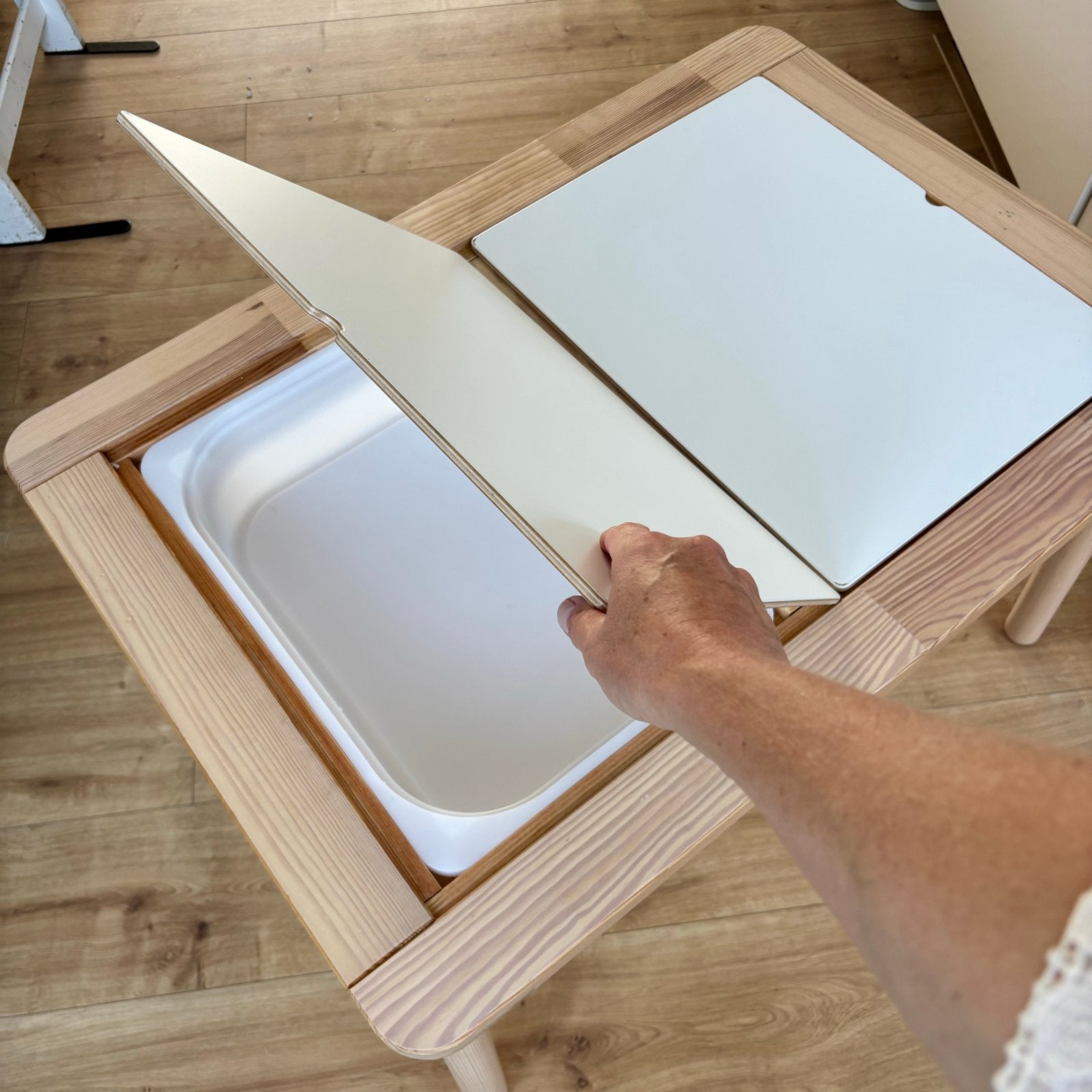 Ikea Flisat knutseltafel met nieuwe bakken, Ophalen, Gebruikt, Tafel(s)