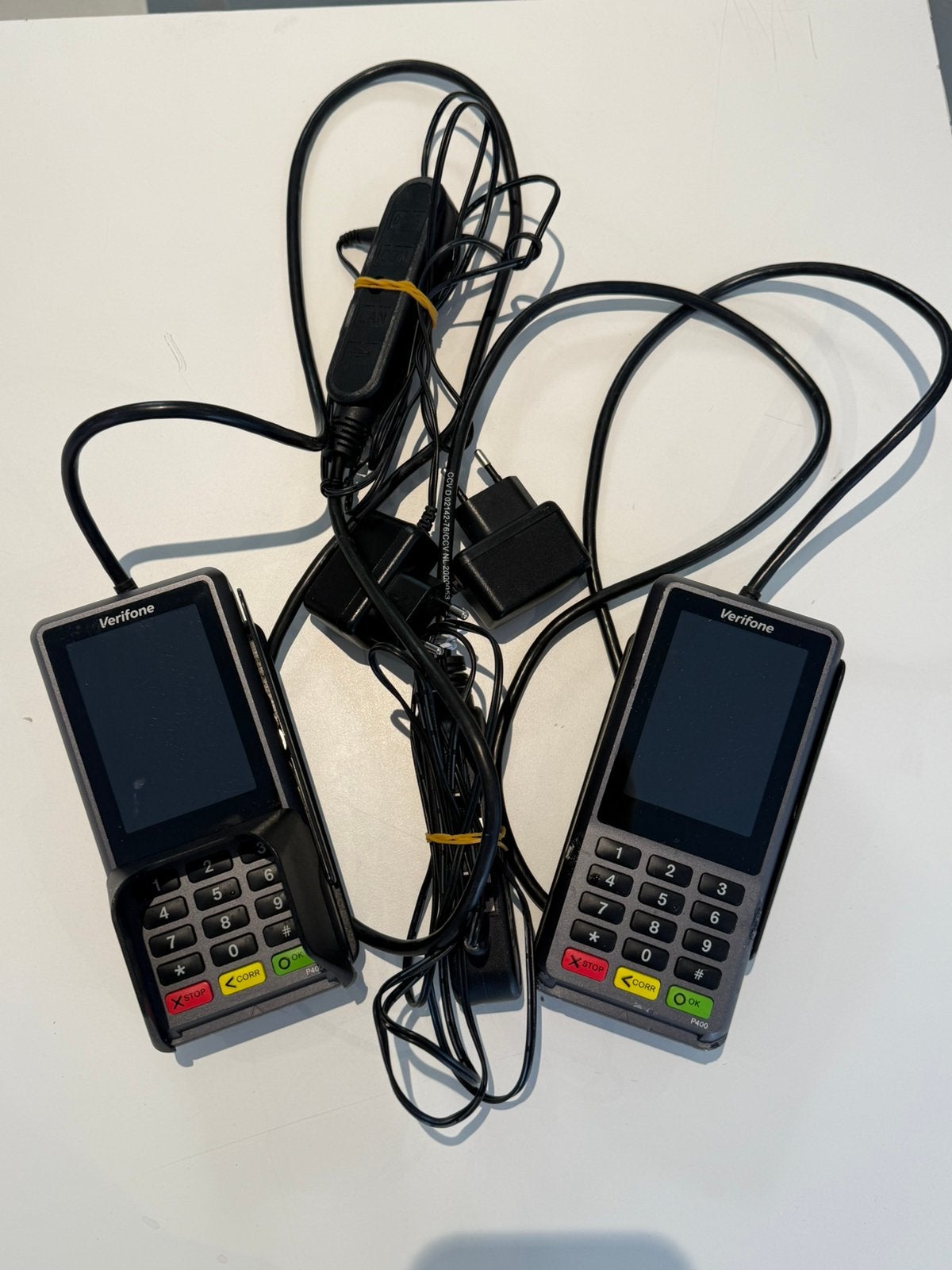 2x Verifone P400 pinautomaat – Werkend – Incl. bekabeling, Ophalen of Verzenden
