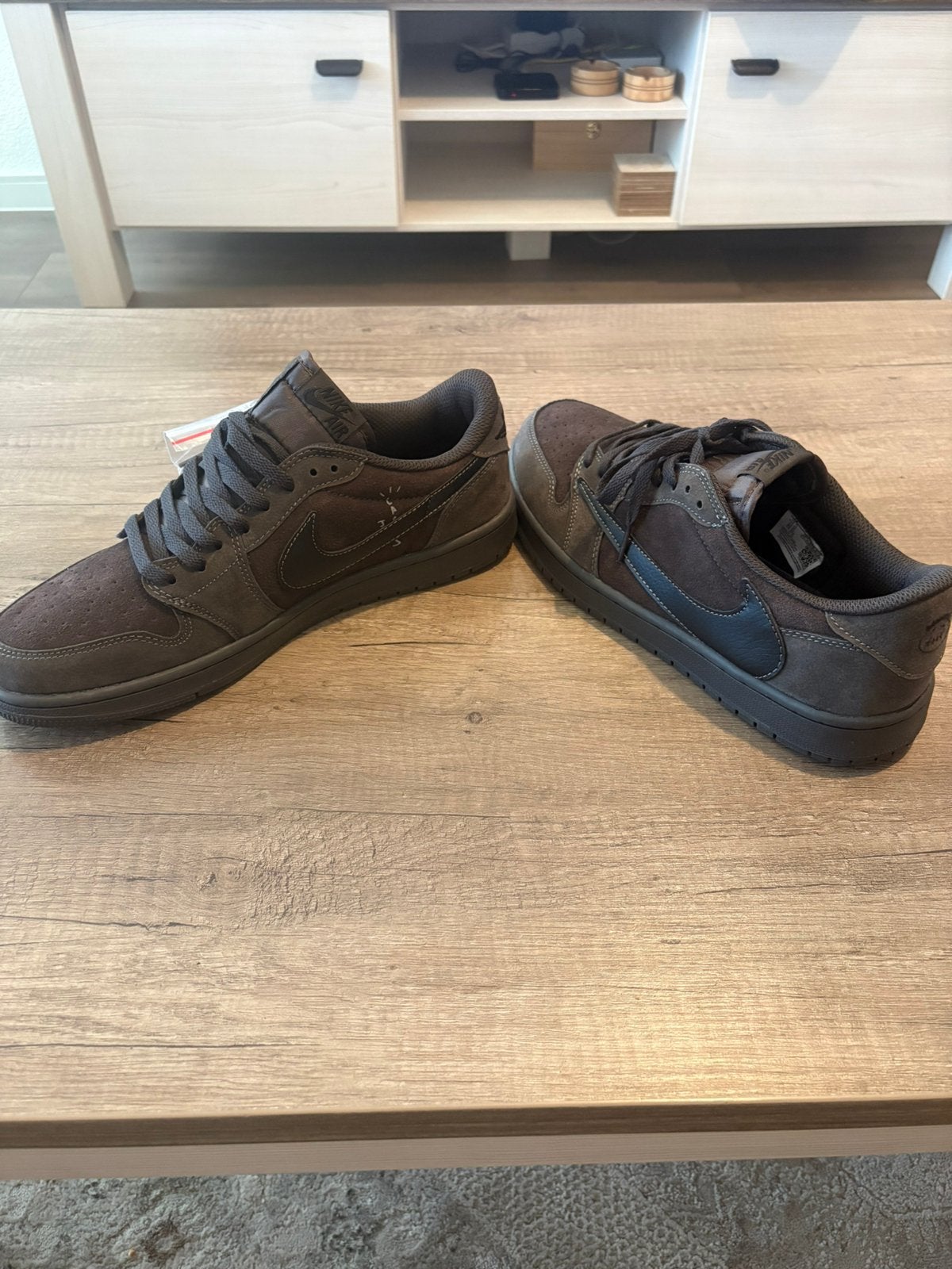 Travis Scott velvet, Verzenden, Zo goed als nieuw, Bruin
