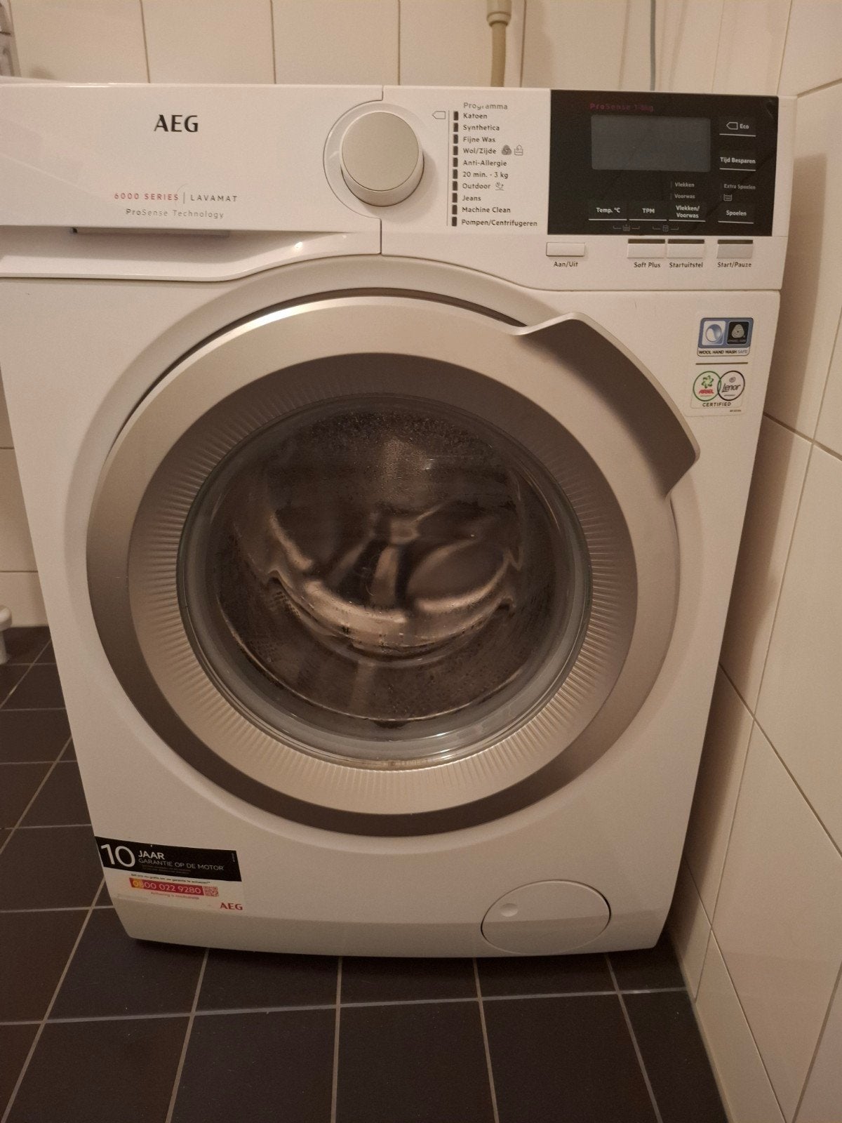 Nette AEG Wasmachine, Witgoed en Apparatuur, 6 tot 8 kg, Ophalen, 1200 tot 1600 toeren, 85 tot 90 cm