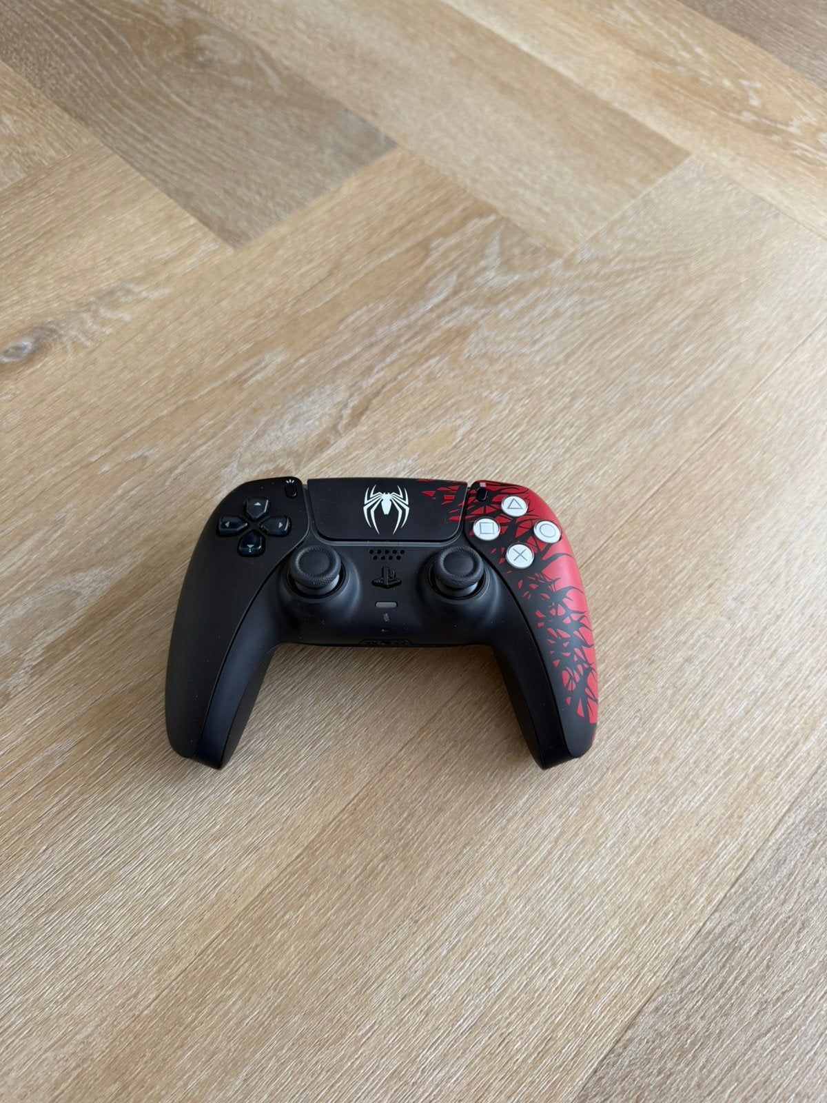 PS5 DualSense Controller - Spider-Man Editie, Ophalen of Verzenden, Nieuw, Controller