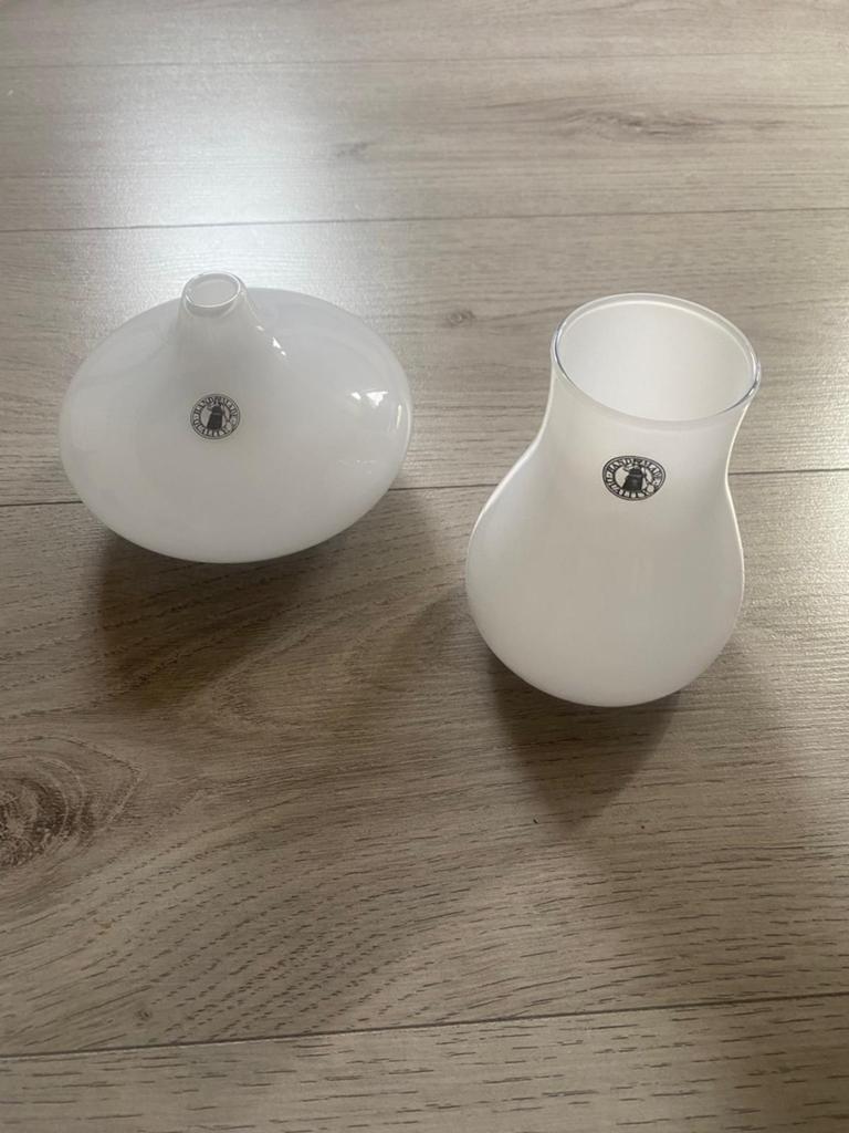Set van 2 witte IKEA vazen (modern design), Wit, Ophalen of Verzenden, Minder dan 50 cm, Glas