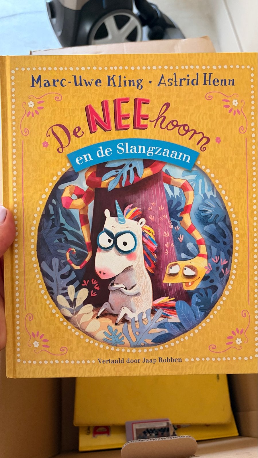 De NEEhoorn en de Slangzaam - Marc-Uwe Kling, Ophalen of Verzenden, Zo goed als nieuw, Sprookjes