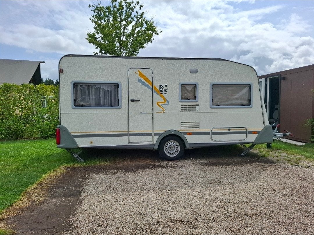 Knaus Sudwind 450TU uit 1998 met voortent en luifel, Rondzit, Particulier, Knaus, Tot en met 4