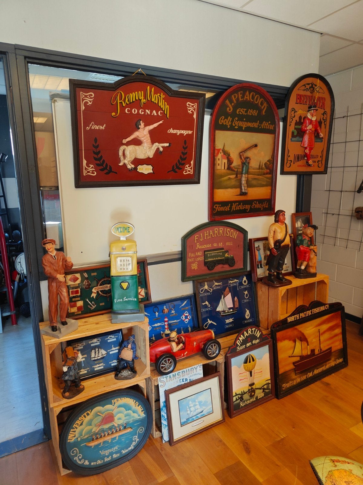 Mancave Mania Bij Tin Toy 2e Hansie Zie advertenties.
Wegens, Ophalen