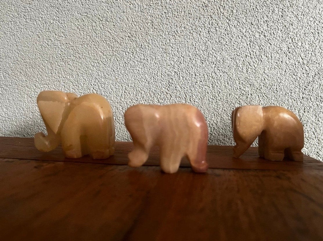 Set van 3 Onyx Olifanten Beeldjes, Gebruikt, Meerkleurig, Ophalen of Verzenden, Klassiek